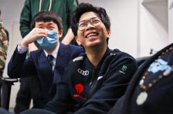 j9 Ming连续五场比赛得分超过逆转，美国队挑战极限！