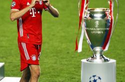 j9九游会官方网站关于罗马迎德甲关键赛，今晚刷新队史纪录，更衣室稳定，赛季目标并未改变的信息